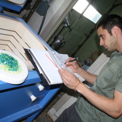 Hilal Hibri glass artist